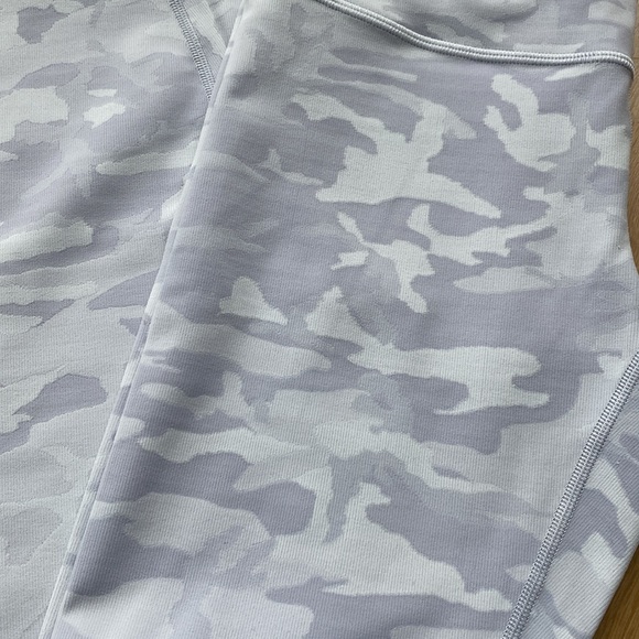 Lululemon Pale grey/ Camo Leggings. 6 - Picture 2 of 5